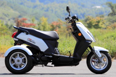 2014年型 アイミー125 ウェルバイク (右横)